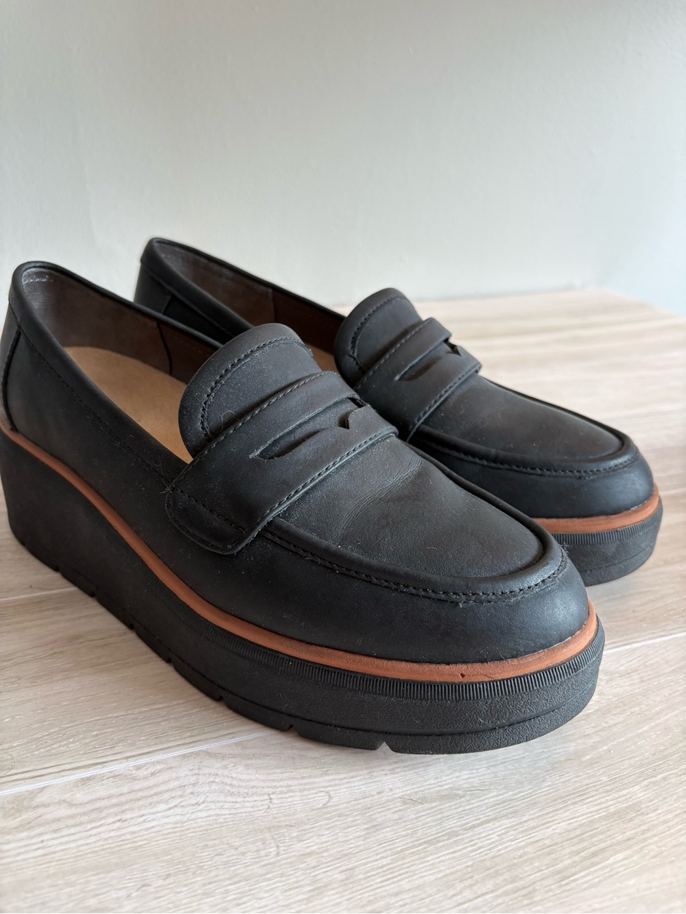 Dr. Scholl's Black Leather Platform Loafers with Brown Trim